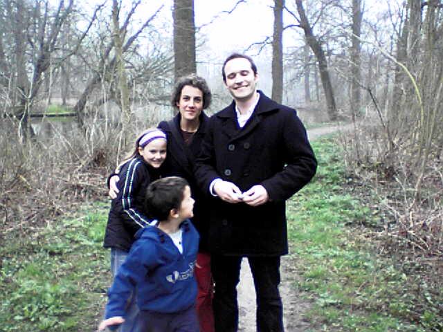 Karien, Keith, Hasse en Peije in het bos